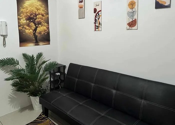 Shore Residences Walking Distance To Mall Of And Near Airport *